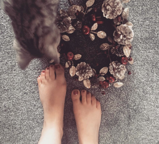 daisy wood davis feet 3