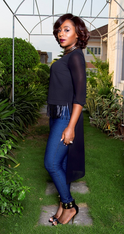 dakore akande feet 6