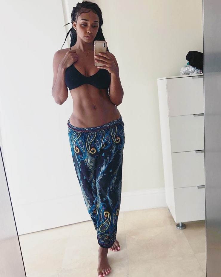 dakota gonzalez feet