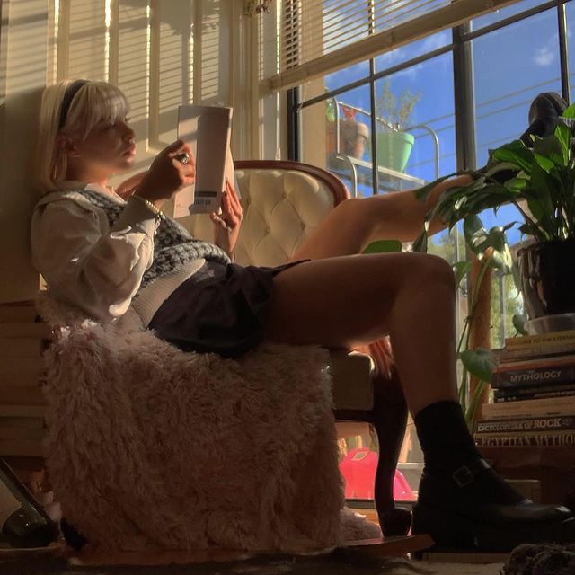 dakota warren feet 1