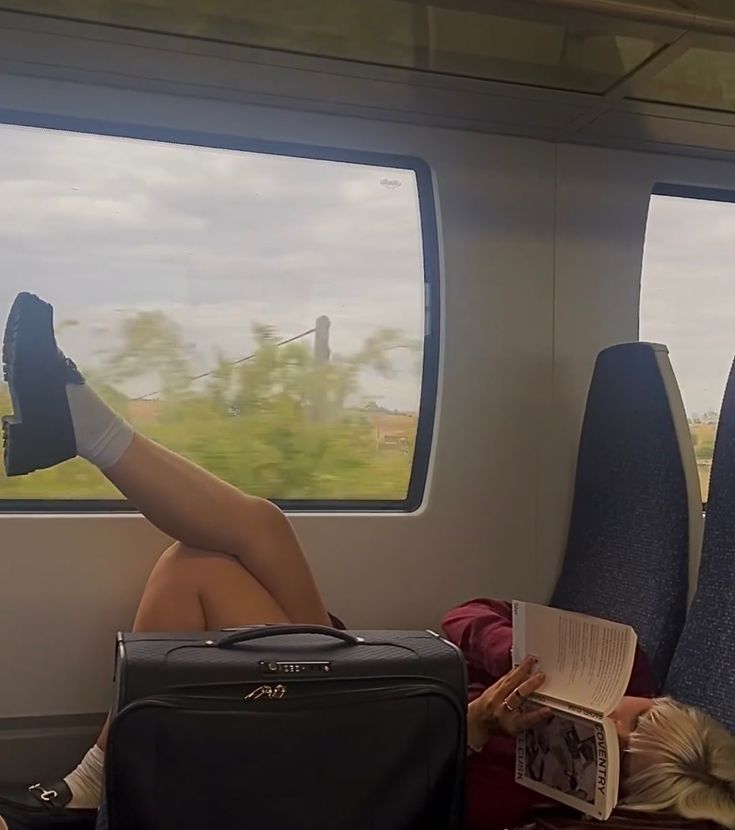 dakota warren feet 3