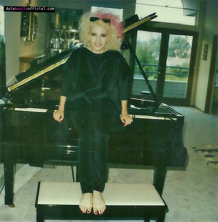 dale bozzio feet