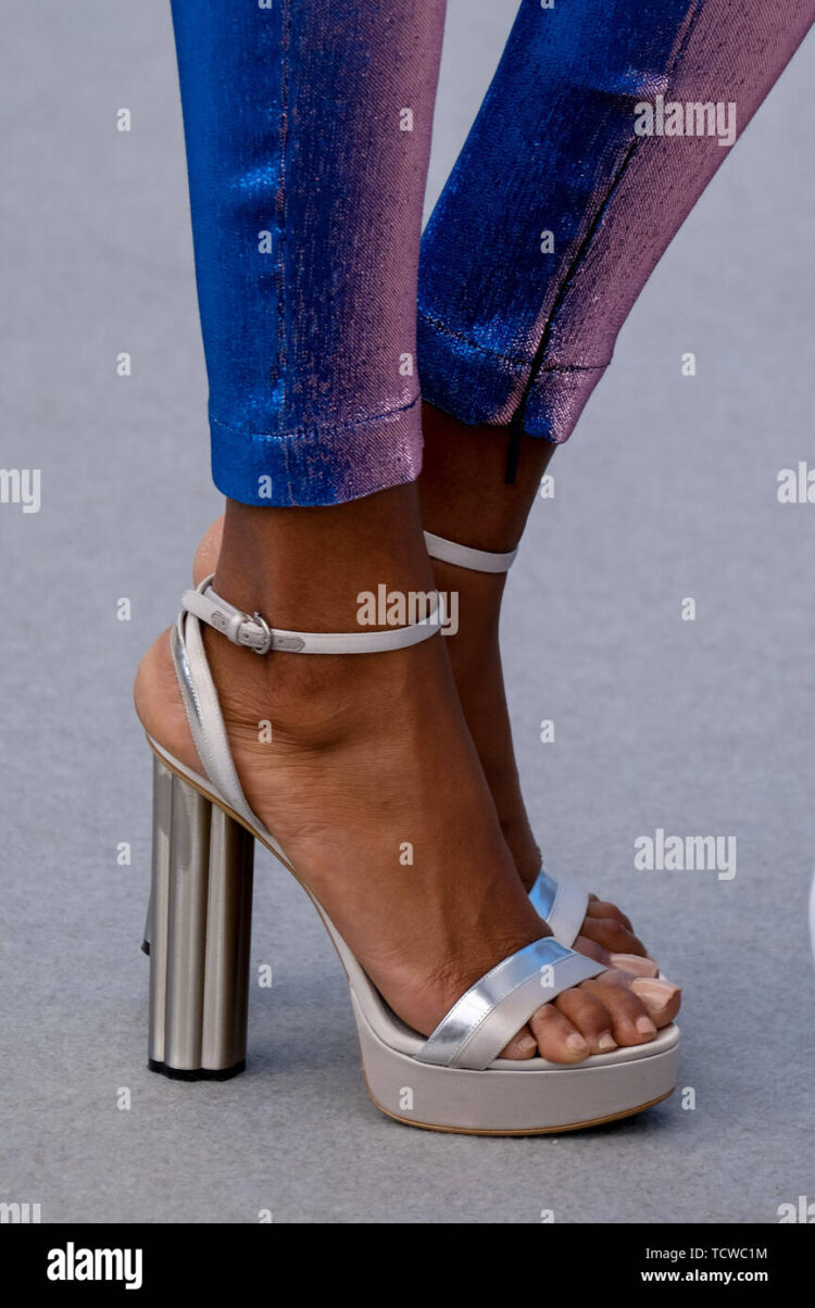 damaris egurrola feet 2