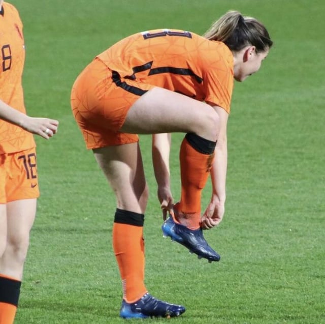 damaris egurrola feet 3