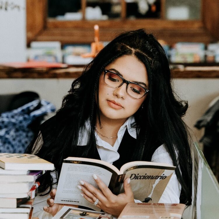 damaris guerra feet 3