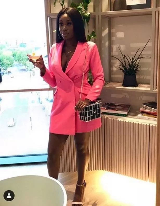 dami olonisakin feet 3