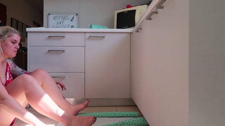 danae georganta feet 2