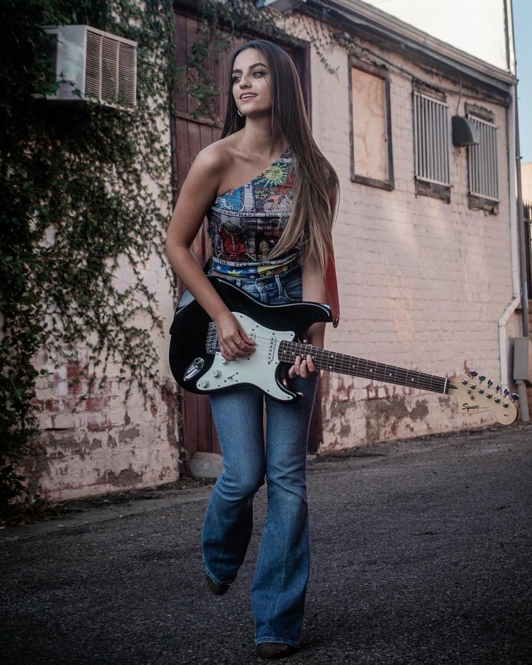 dani arribere feet 3