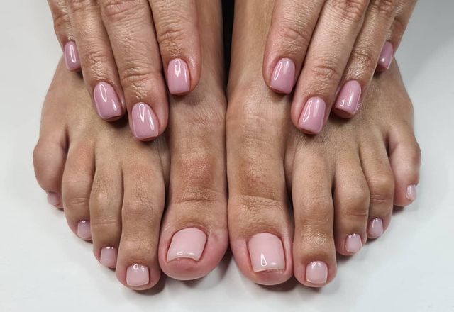 daniela alvarado feet 5