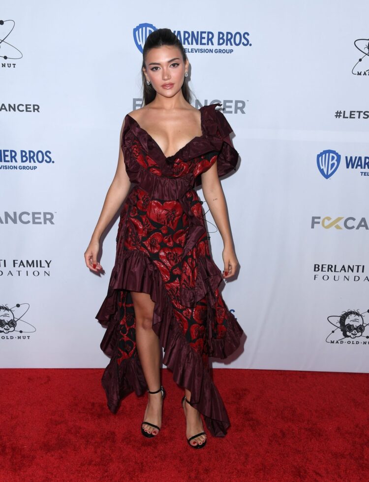 daniela nieves feet 3