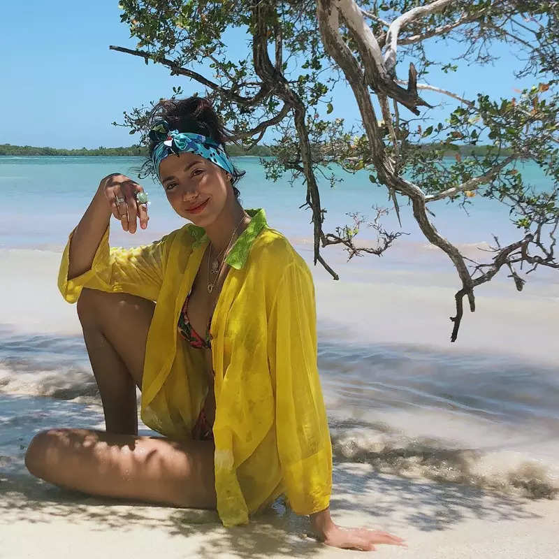 daniela velasco feet 2