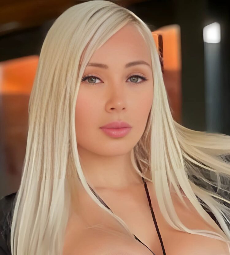 daniella chavez feet 5