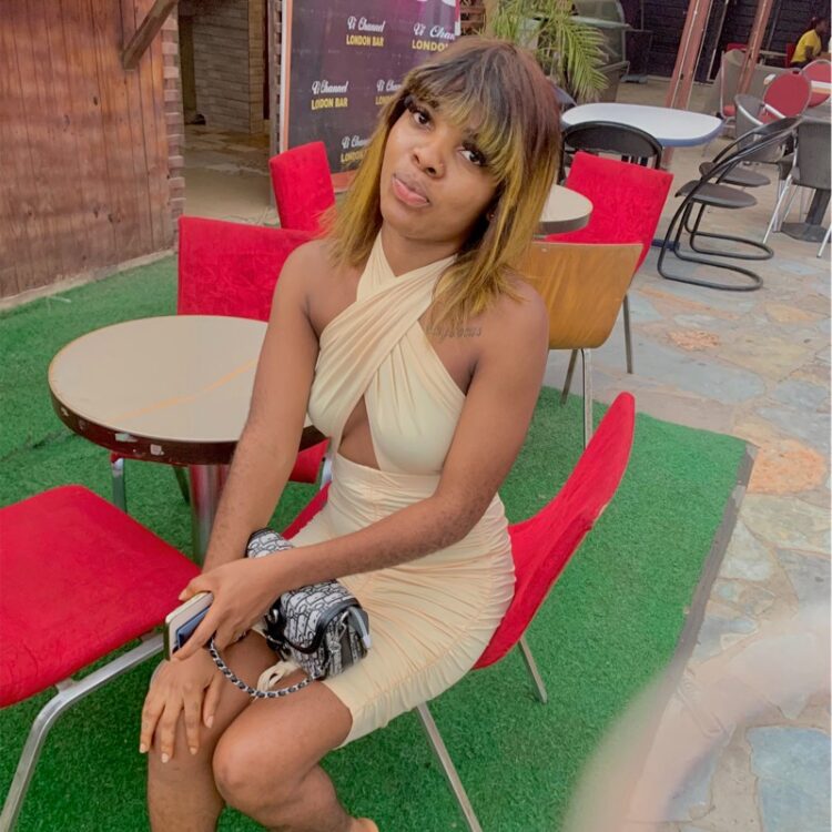 daniella jones feet 5