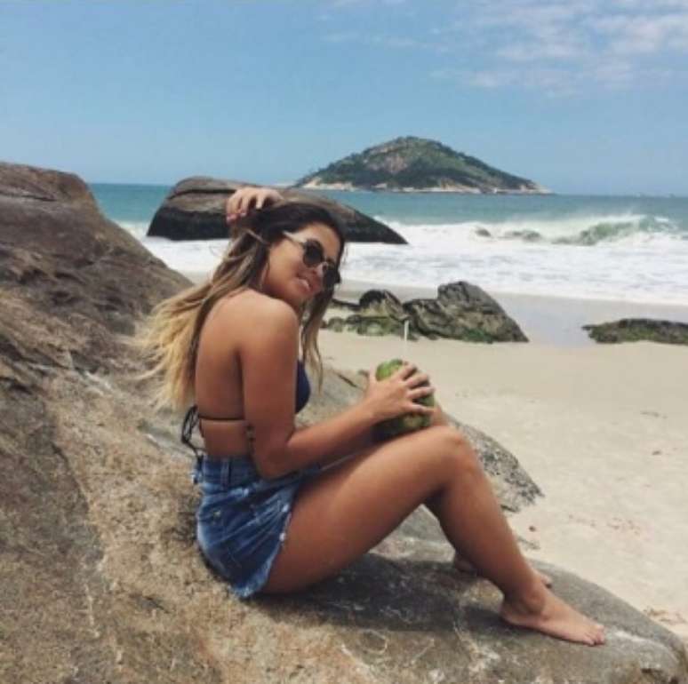 danielle favatto feet 2