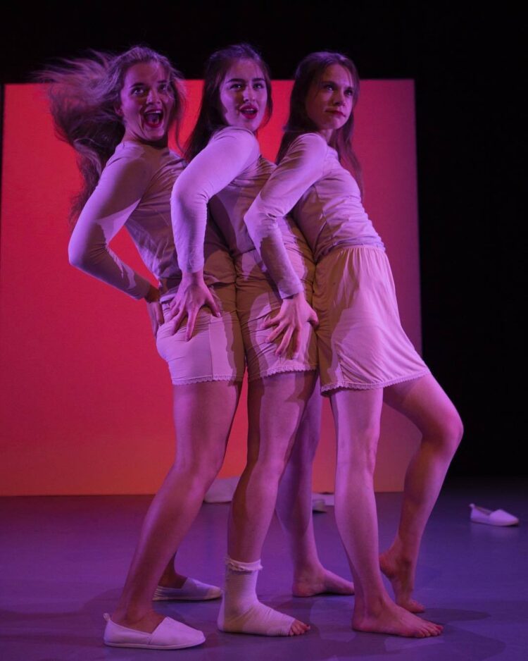 danielle galligan feet 4