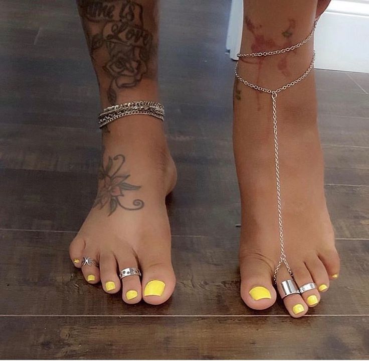 danielle gold feet 6