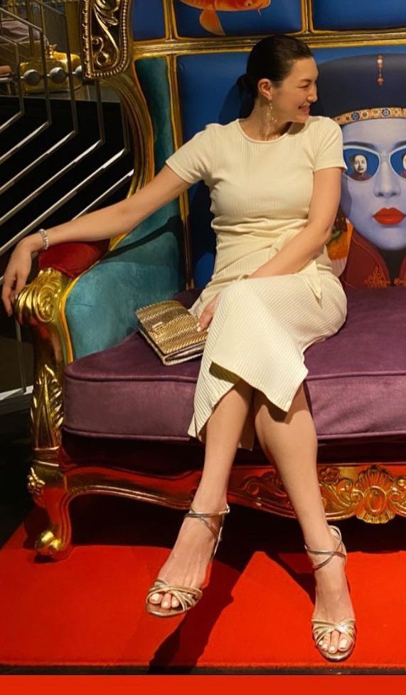 danielle graham feet 5