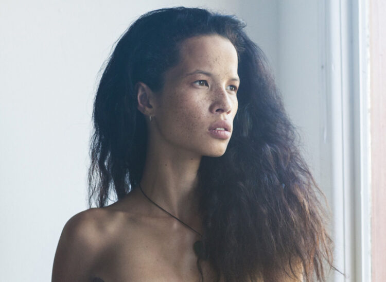 danielle hayes feet 4