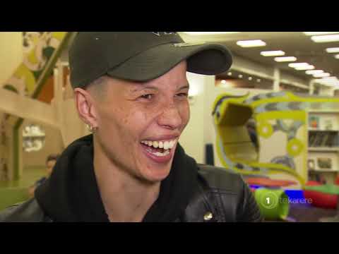 danielle hayes feet 6