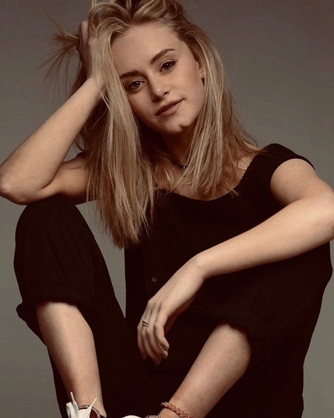 danielle kotch feet 5