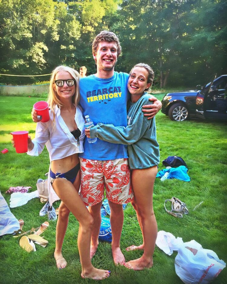 danielle lauder feet 2