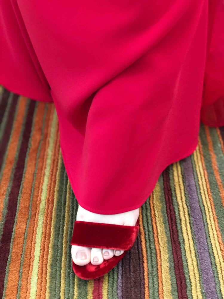 danielle macdonald feet 6