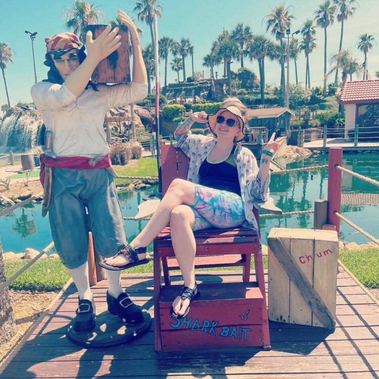 danielle mackey feet 2