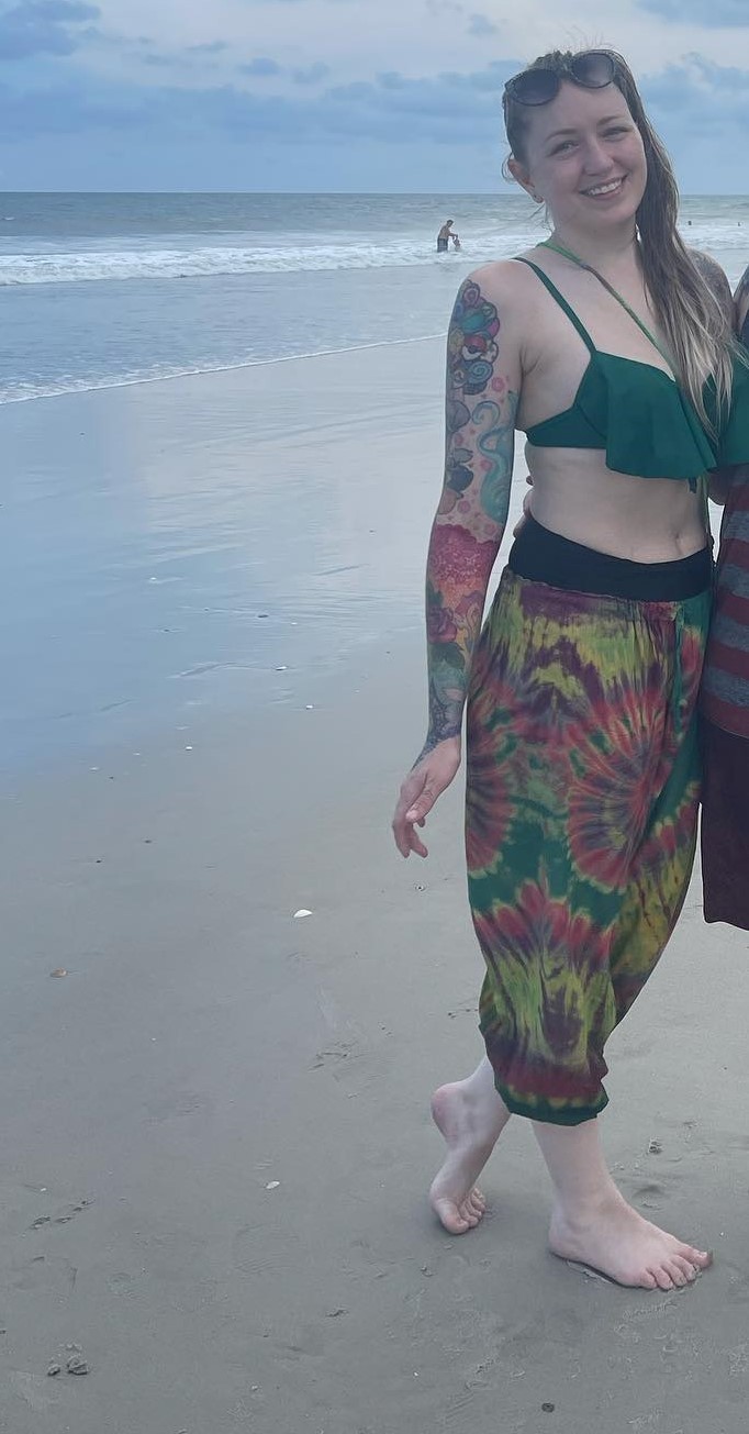 danielle mackey feet 5