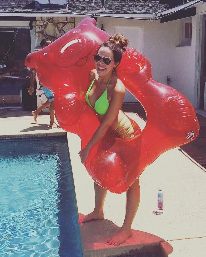 danielle murphree feet 3