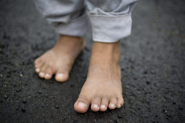 danielle murray feet scaled