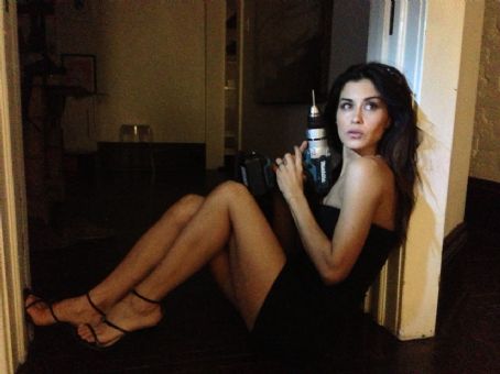 danielle nicholas bryk feet 5