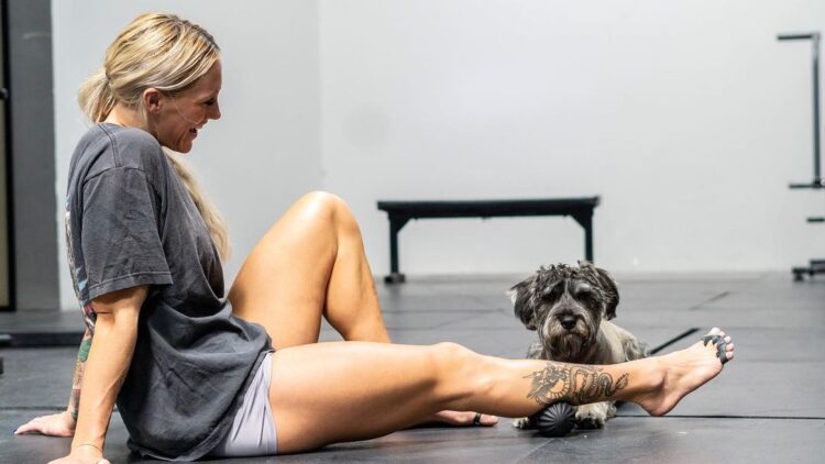 danielle saunders feet