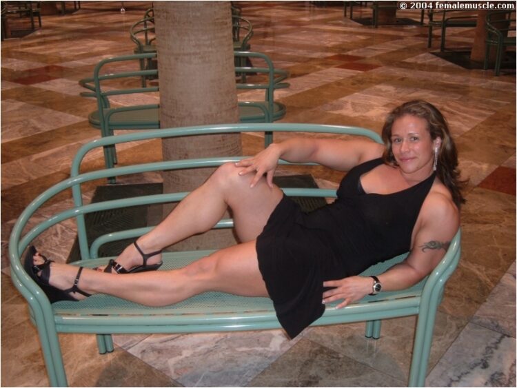 danielle smith feet 4