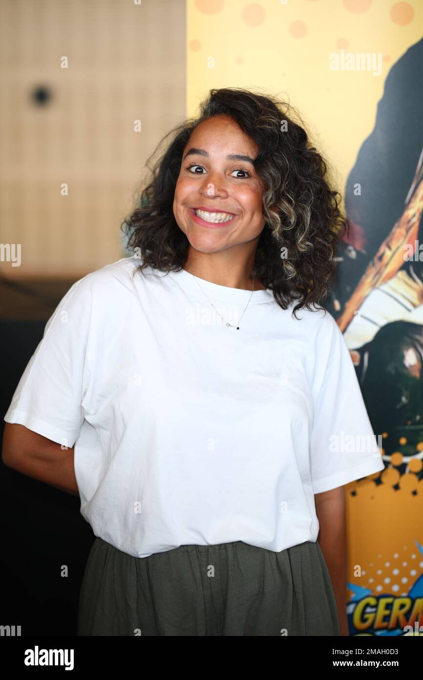 danielle tabor feet 4