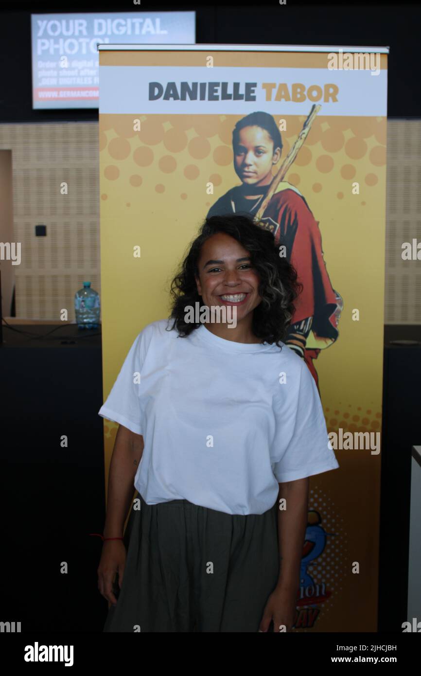 danielle tabor feet 5