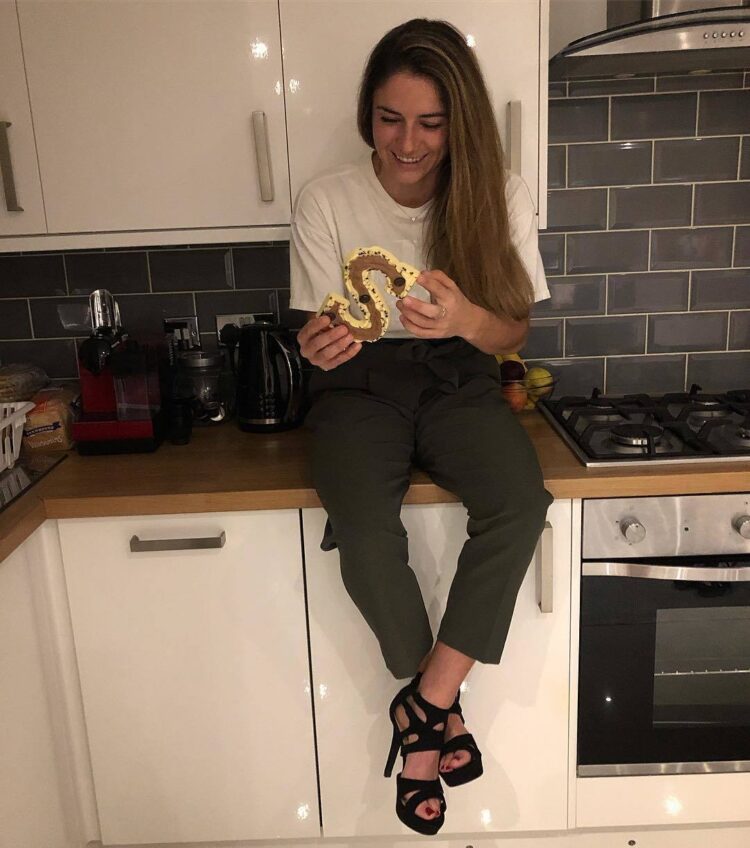 danielle van de donk feet 6