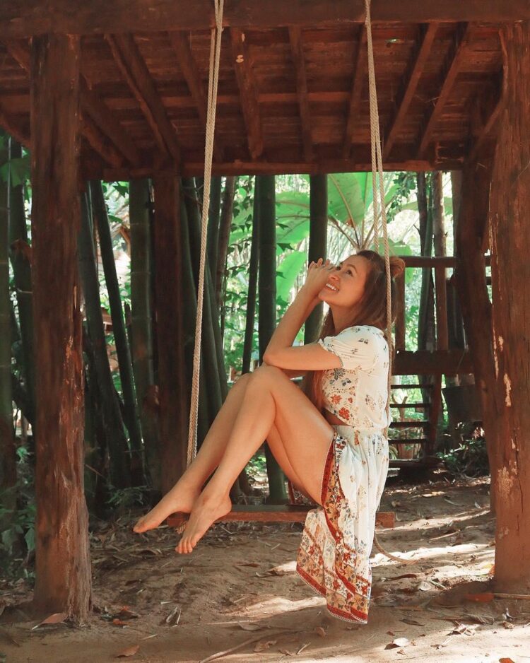 danielle walker feet 3