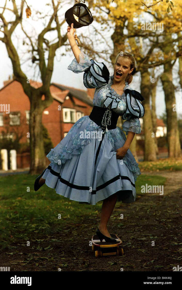 daphne elaine feet 6