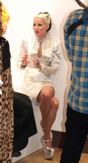 daphne guinness feet 3