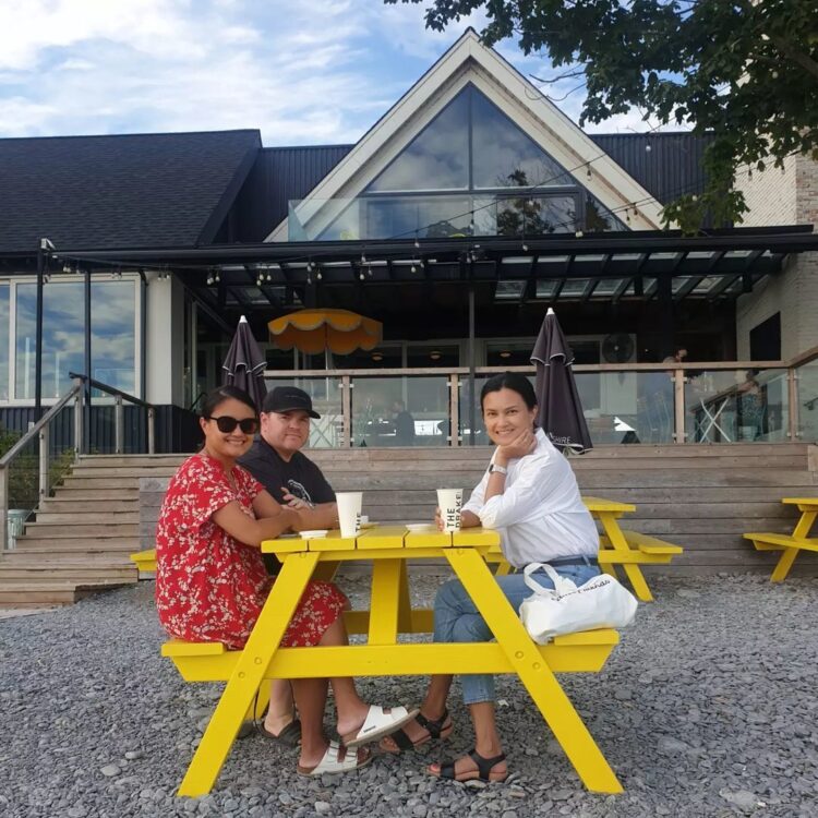 daphne osena paez feet 5