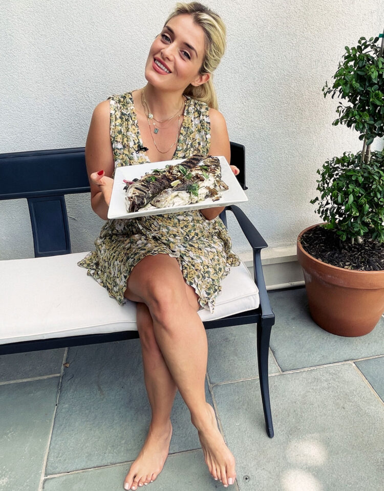 daphne oz feet 2