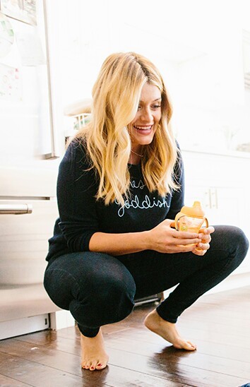 daphne oz feet 3