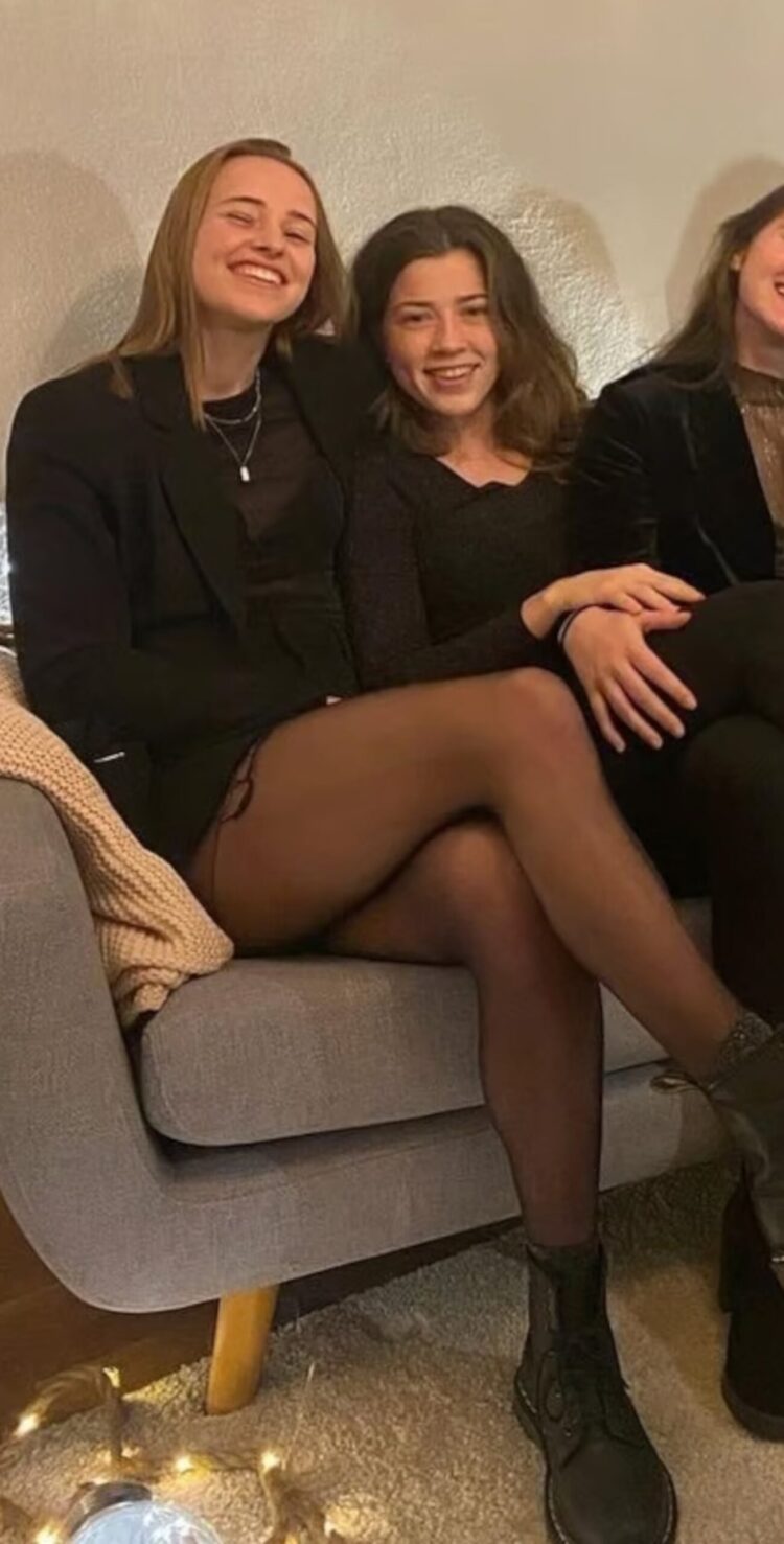 daphne van domselaar feet 2 scaled