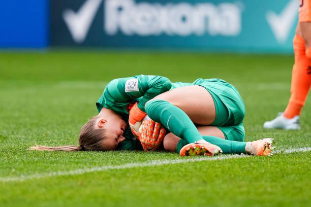 daphne van domselaar feet 6