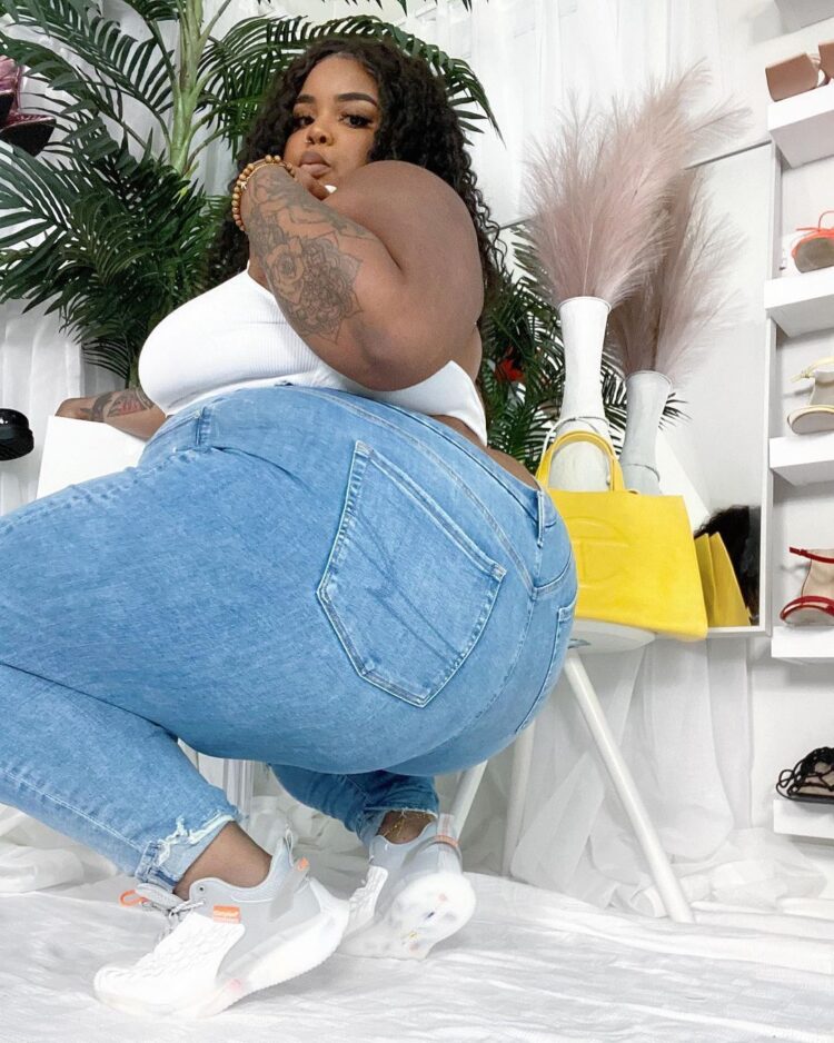 daquana white feet 6