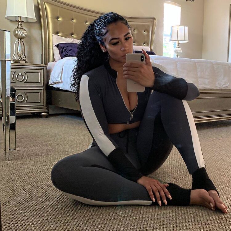 darnell nicole feet 6