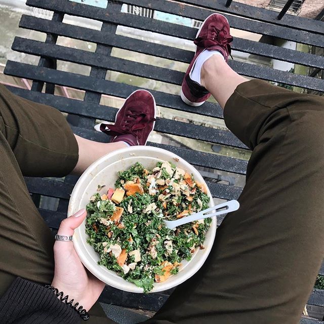 dasha tsenter feet 2