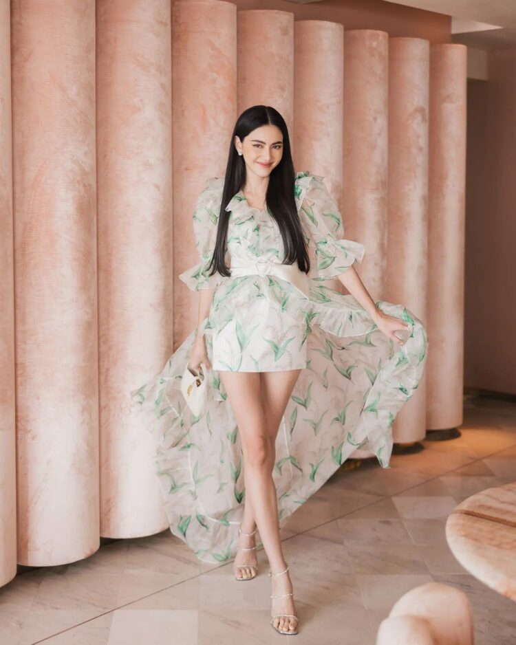 davika hoorne feet 1