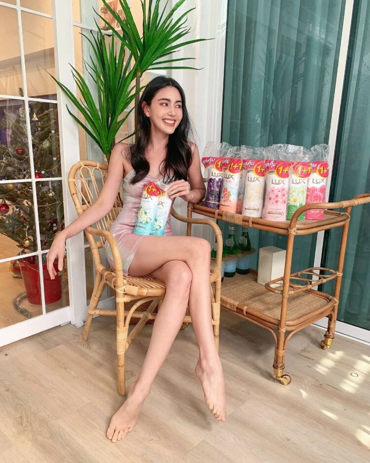 davika hoorne feet 3