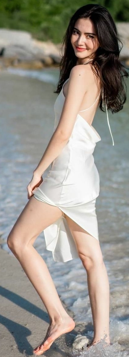 davika hoorne feet 4